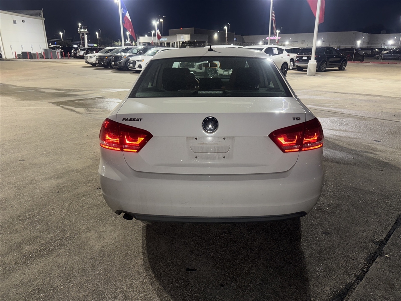 Volkswagen Passat 1.8T S AT 2014