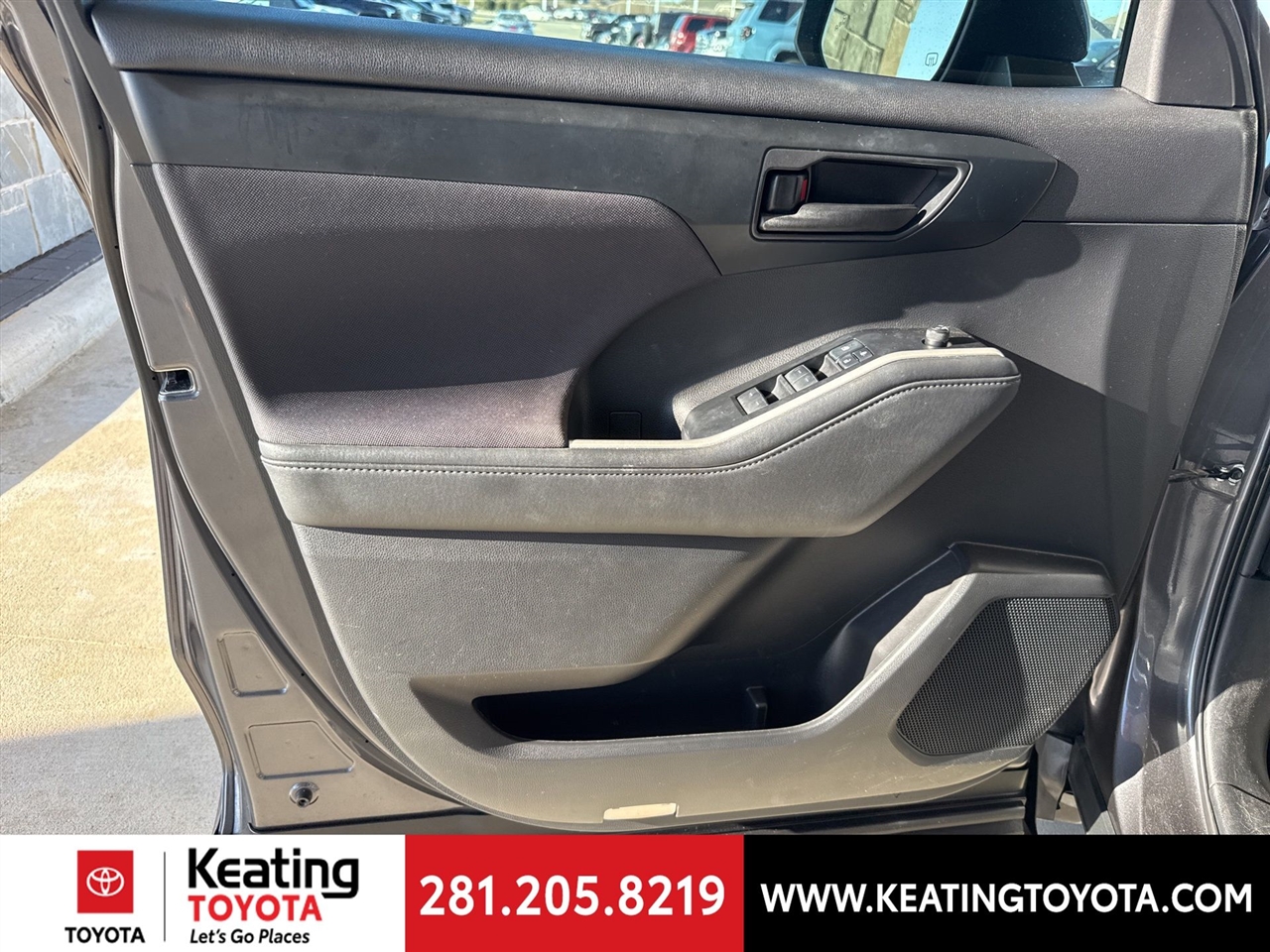 Toyota Highlander LE FWD V6 2021