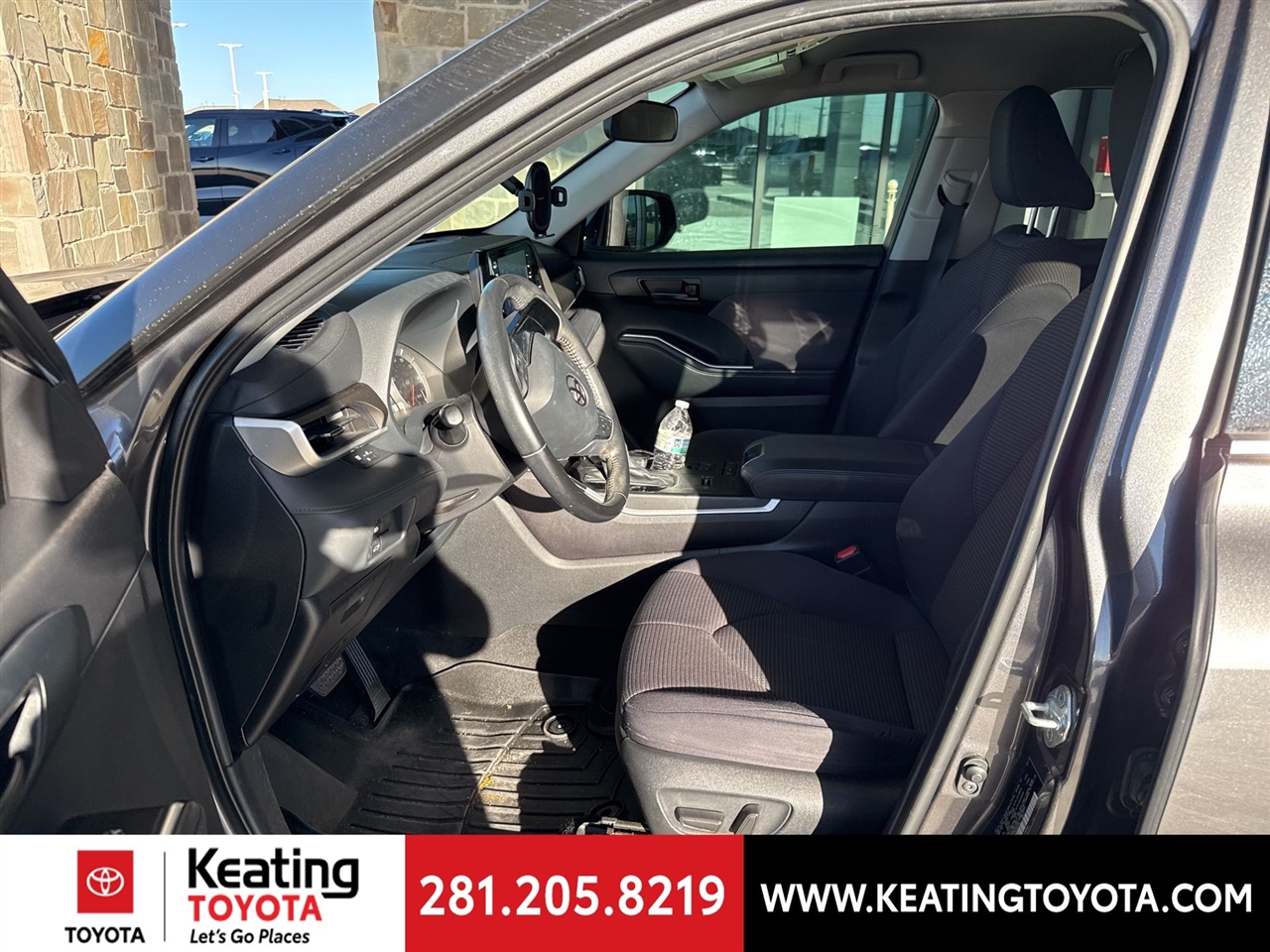 Toyota Highlander LE FWD V6 2021