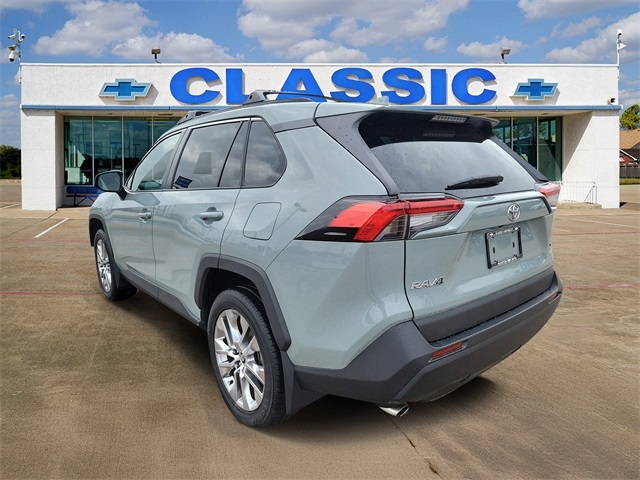Toyota RAV4 XLE Premium AWD 2021