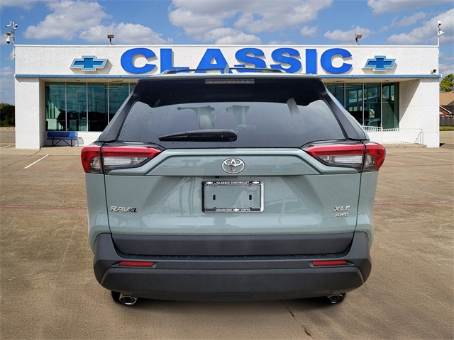 Toyota RAV4 XLE Premium AWD 2021