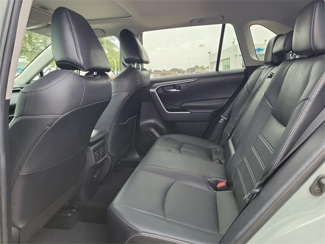 Toyota RAV4 XLE Premium AWD 2021