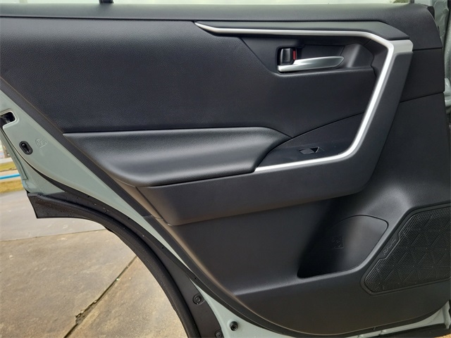 Toyota RAV4 XLE Premium AWD 2021