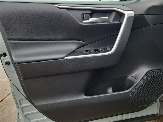 Toyota RAV4 XLE Premium AWD 2021