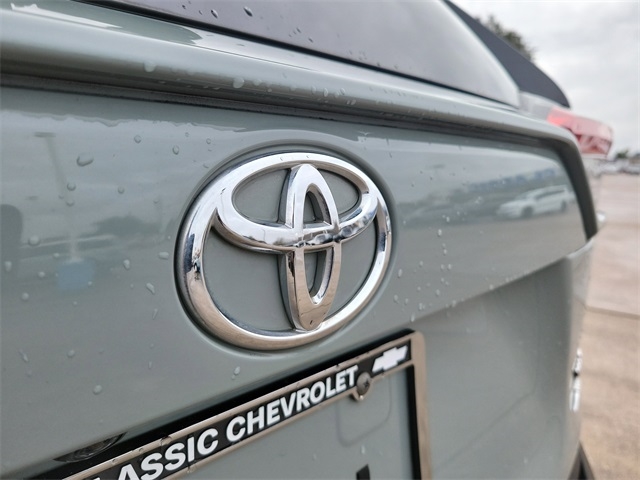 Toyota RAV4 XLE Premium AWD 2021