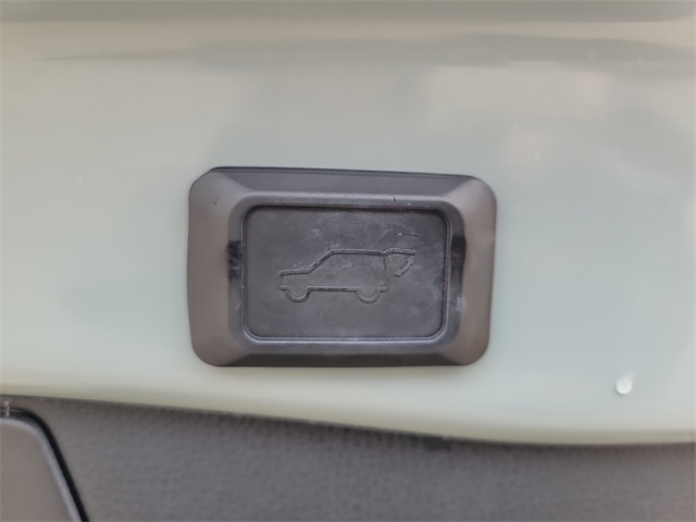 Toyota RAV4 XLE Premium AWD 2021