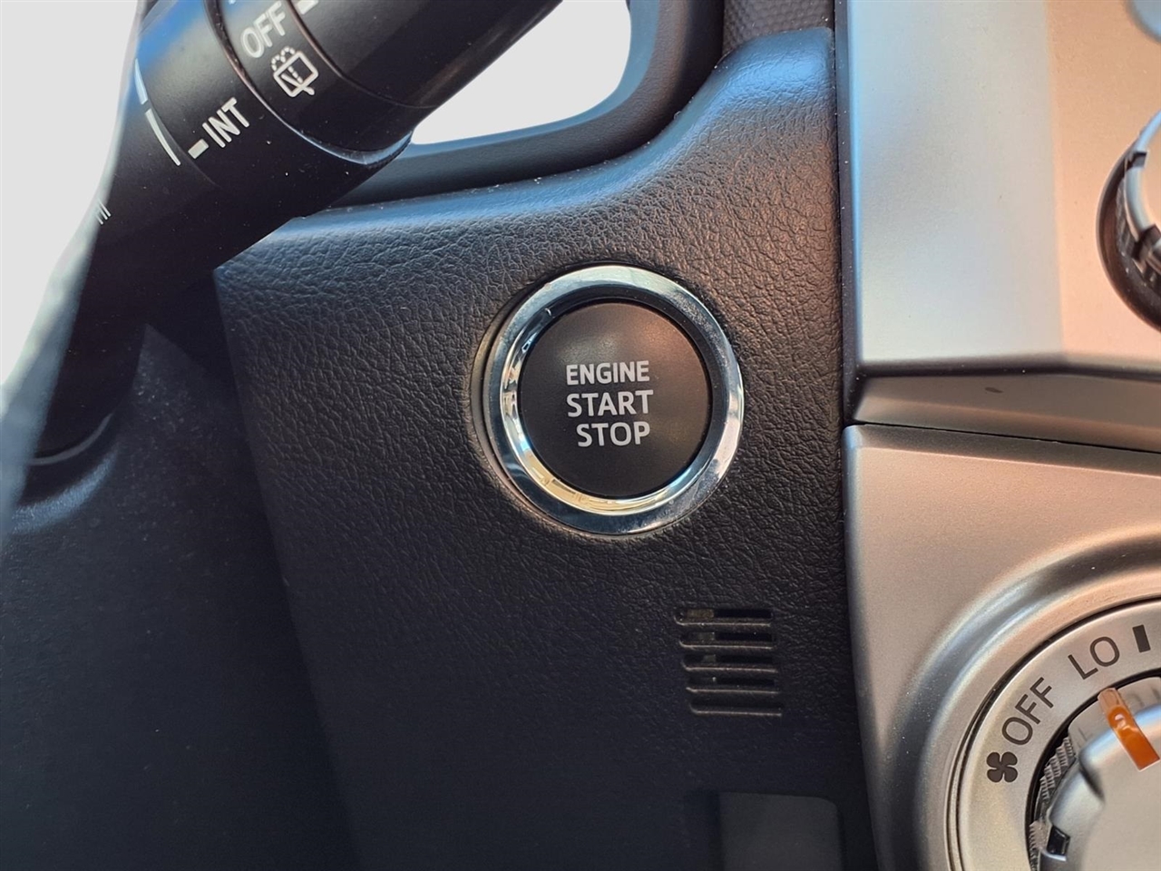 Toyota 4Runner SR5 4WD 2022