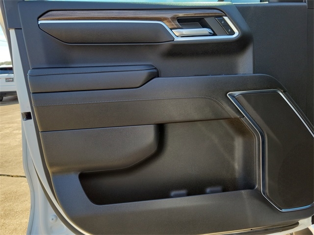 Chevrolet Silverado 1500 LT-L Crew Cab 4WD 2023