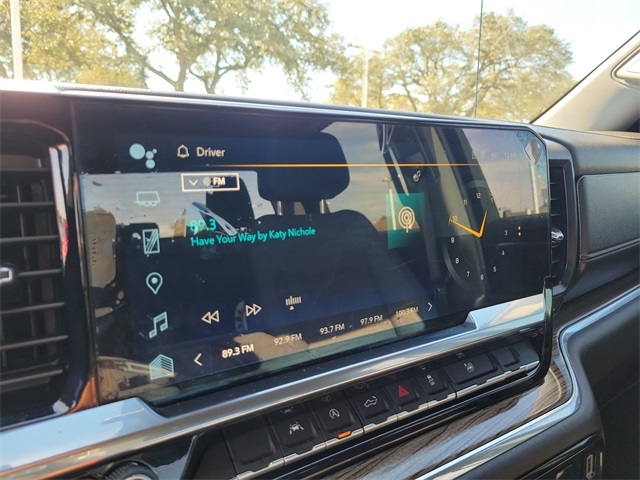 Chevrolet Silverado 1500 LT-L Crew Cab 4WD 2023