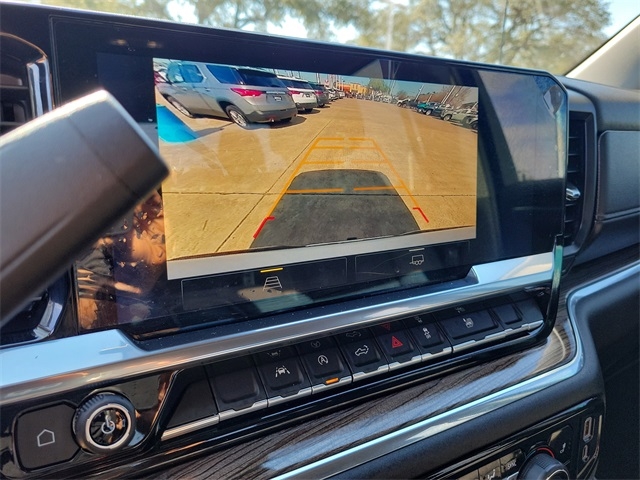 Chevrolet Silverado 1500 LT-L Crew Cab 4WD 2023