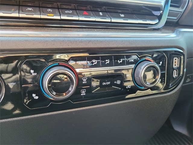 Chevrolet Silverado 1500 LT-L Crew Cab 4WD 2023