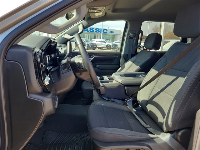 Chevrolet Silverado 1500 LT-L Crew Cab 4WD 2023