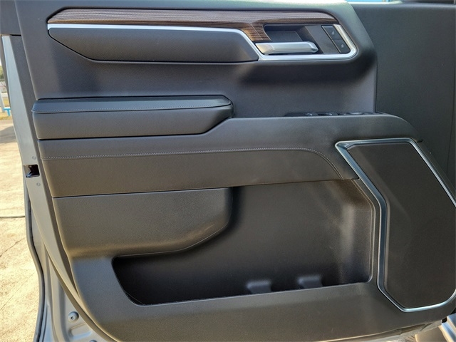 Chevrolet Silverado 1500 LT-L Crew Cab 4WD 2023