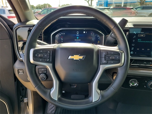 Chevrolet Silverado 1500 LT-L Crew Cab 4WD 2023