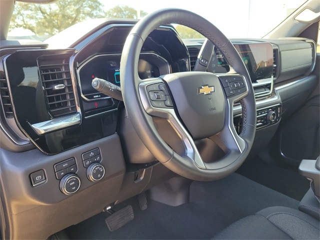 Chevrolet Silverado 1500 LT-L Crew Cab 4WD 2023