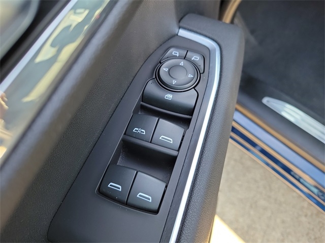 Chevrolet Silverado 1500 LT-L Crew Cab 4WD 2023