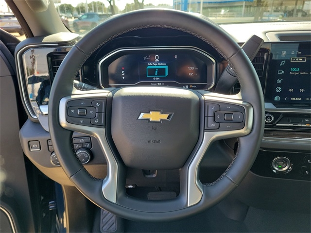 Chevrolet Silverado 1500 LT-L Crew Cab 4WD 2023