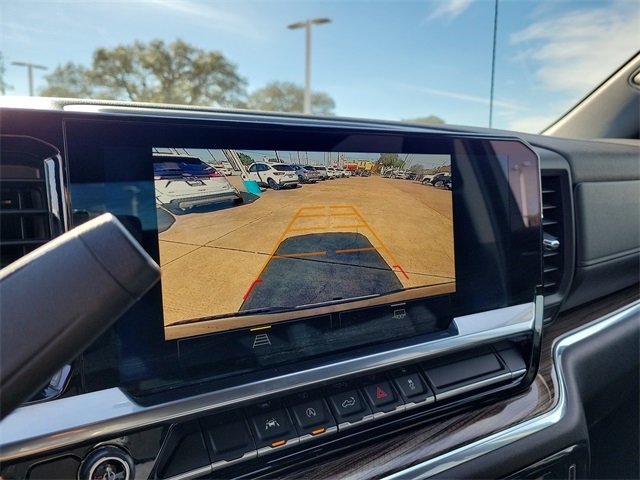 Chevrolet Silverado 1500 LT-L Crew Cab 4WD 2023