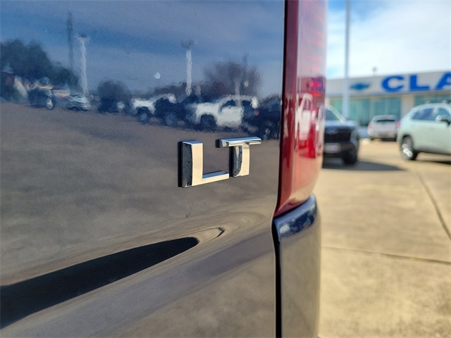 Chevrolet Silverado 1500 LT-L Crew Cab 4WD 2023