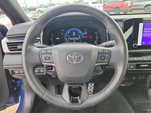Toyota Camry Hybrid XLE 2025