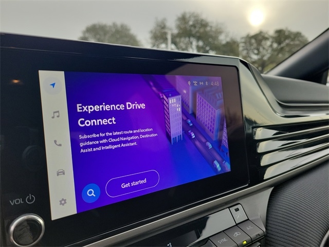 Toyota Camry Hybrid XLE 2025