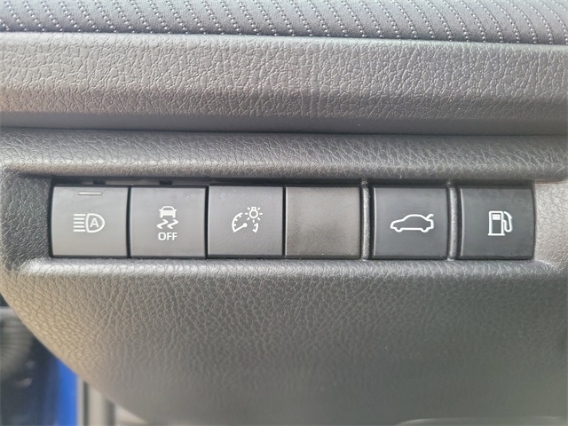 Toyota Camry Hybrid XLE 2025