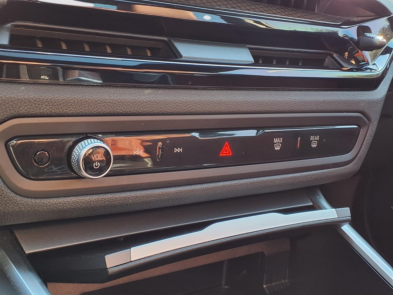 BMW 2-Series 230i Coupe 2025