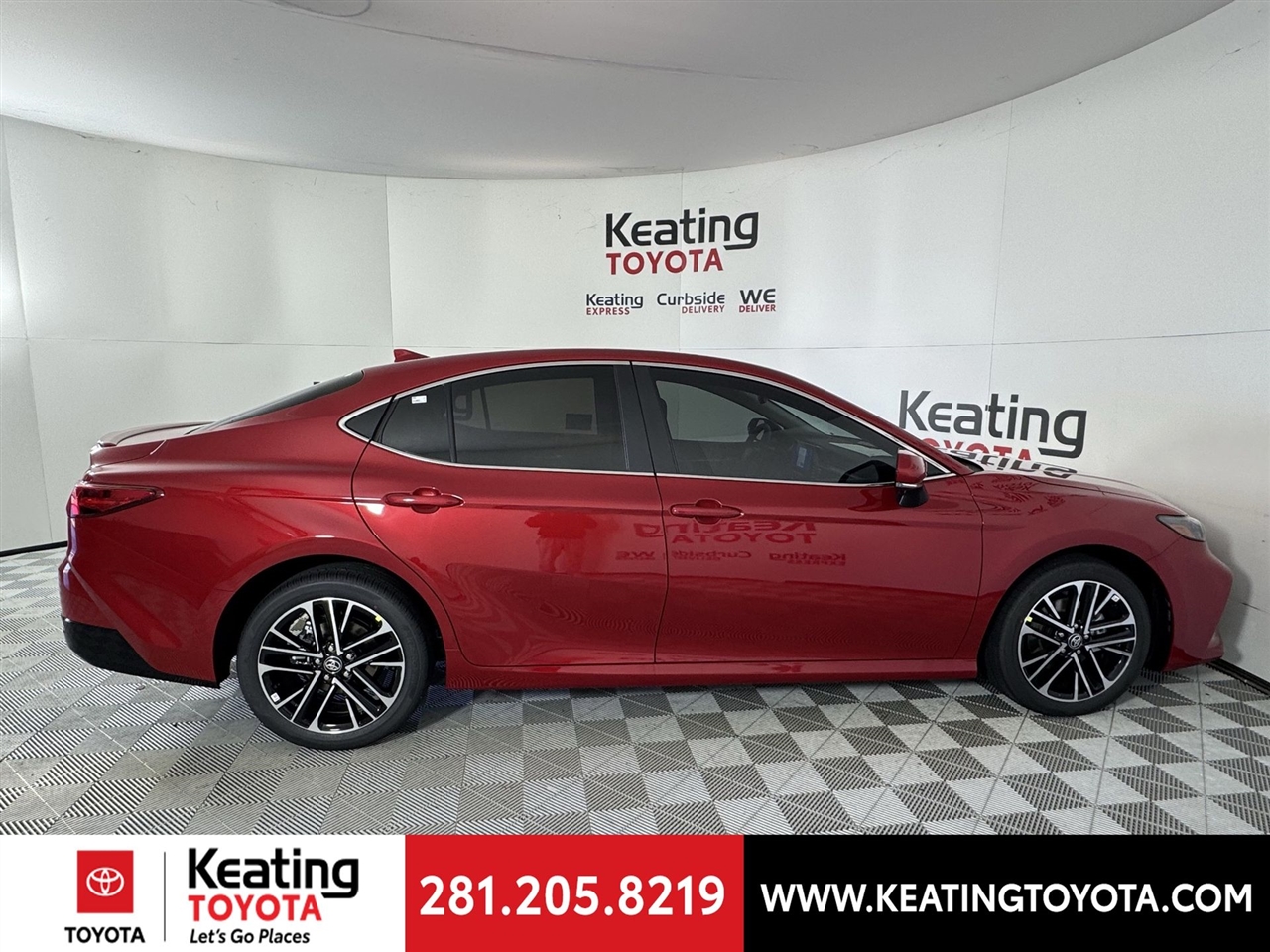 Toyota Camry Hybrid XLE 2026