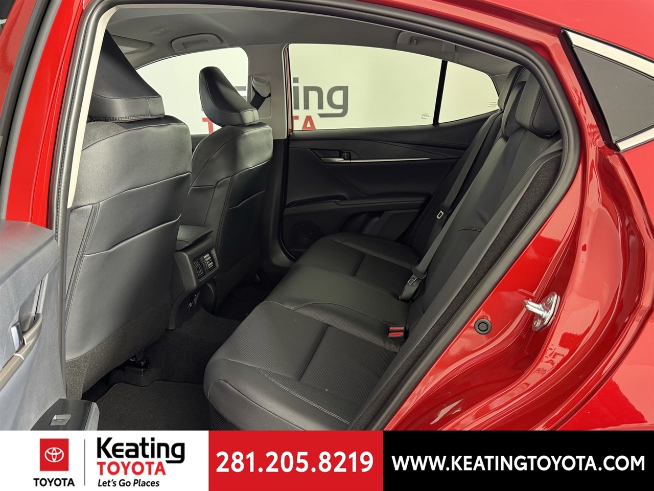 Toyota Camry Hybrid XLE 2026