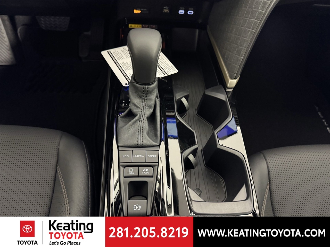 Toyota Camry Hybrid XLE 2026