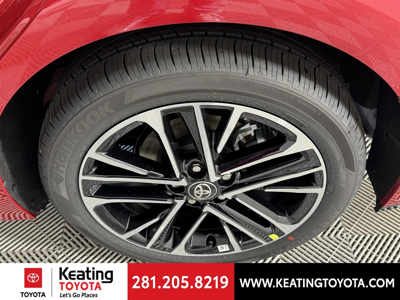 Toyota Camry Hybrid XLE 2026