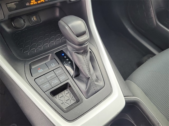 Toyota RAV4 LE AWD 2024