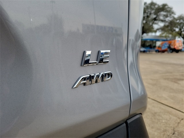 Toyota RAV4 LE AWD 2024