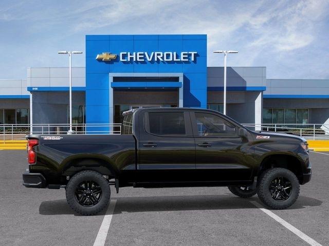 Chevrolet Silverado 1500 Trail Boss Custom Crew Cab 4WD 2026