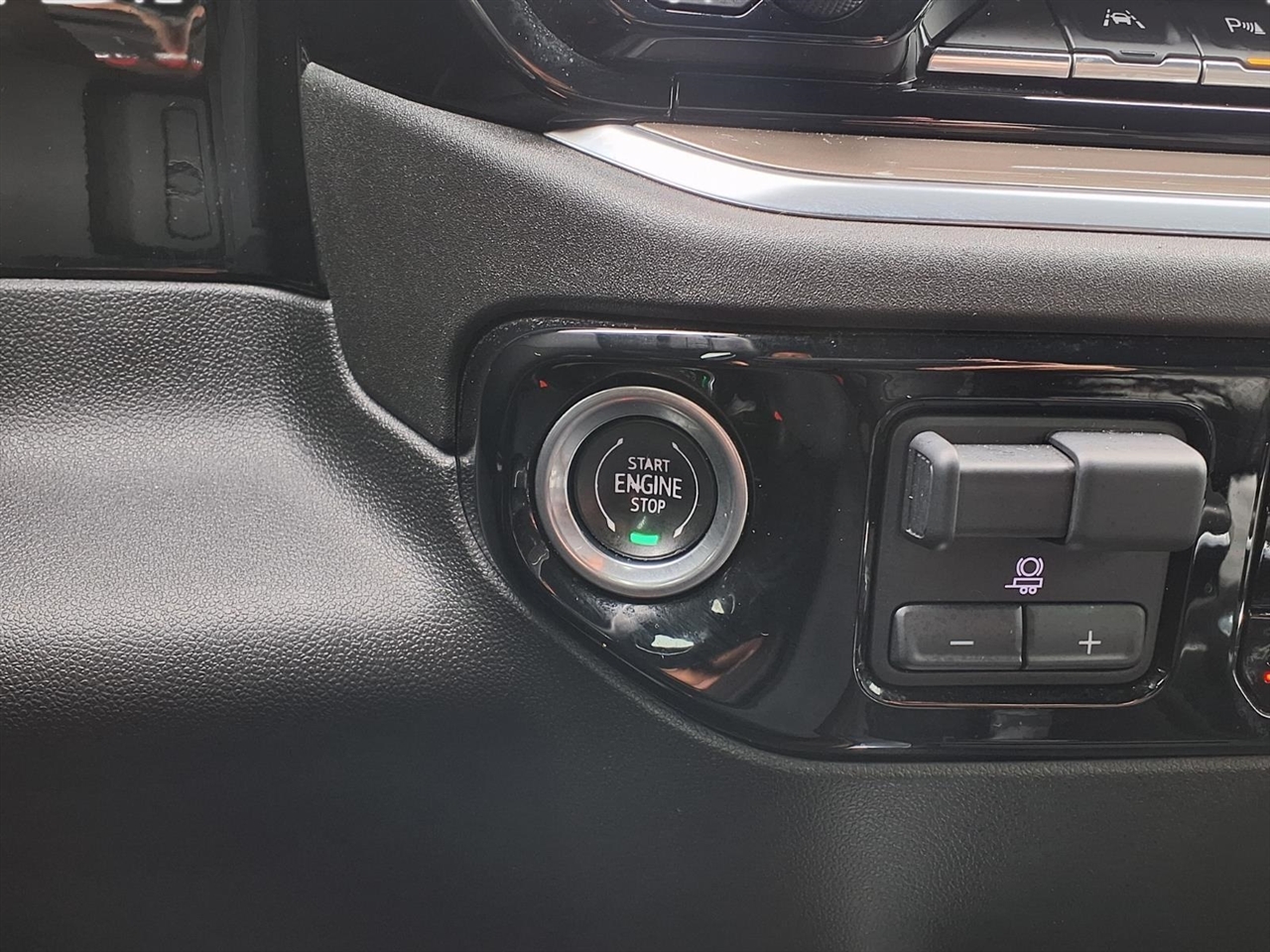 Chevrolet Silverado 1500 High Country Crew Cab 2WD 2022