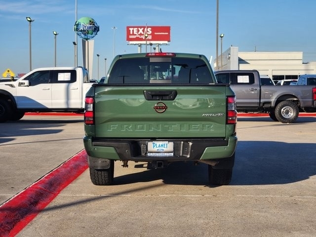 Nissan Frontier PRO-4X Crew Cab 4WD 2023