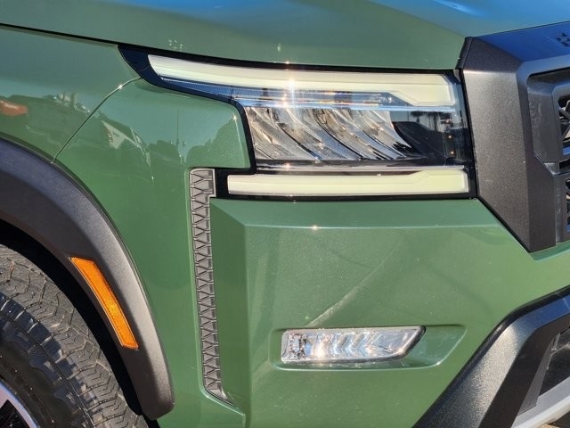 Nissan Frontier PRO-4X Crew Cab 4WD 2023