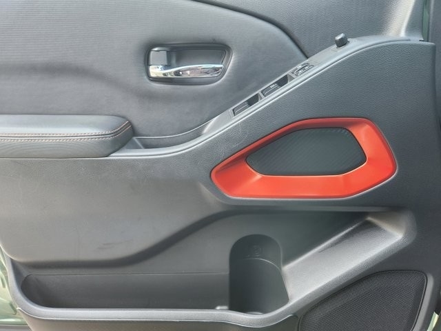 Nissan Frontier PRO-4X Crew Cab 4WD 2023