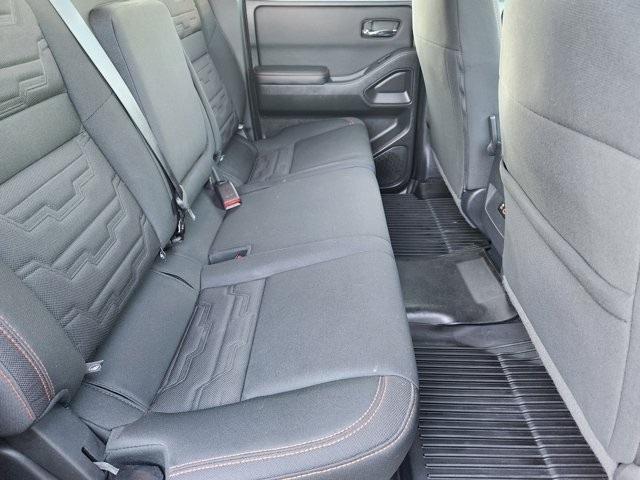 Nissan Frontier PRO-4X Crew Cab 4WD 2023