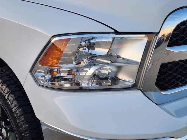 RAM 1500 SLT Quad Cab 4WD 2017