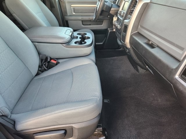 RAM 1500 SLT Quad Cab 4WD 2017