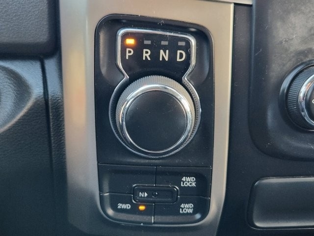 RAM 1500 SLT Quad Cab 4WD 2017