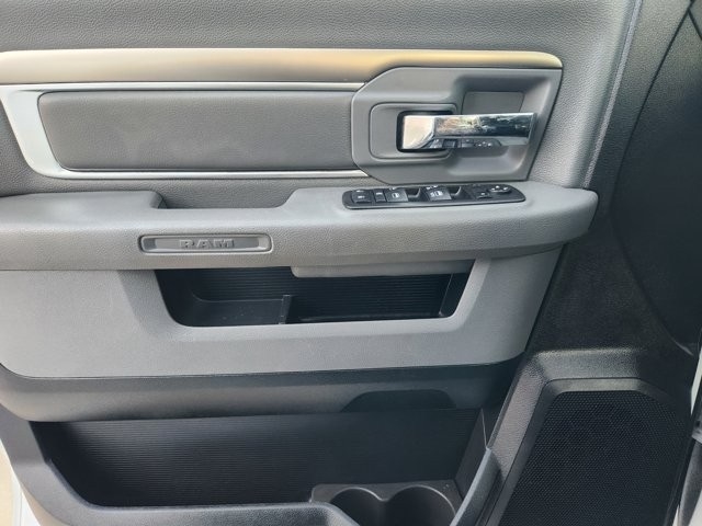 RAM 1500 SLT Quad Cab 4WD 2017