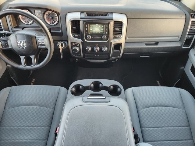 RAM 1500 SLT Quad Cab 4WD 2017