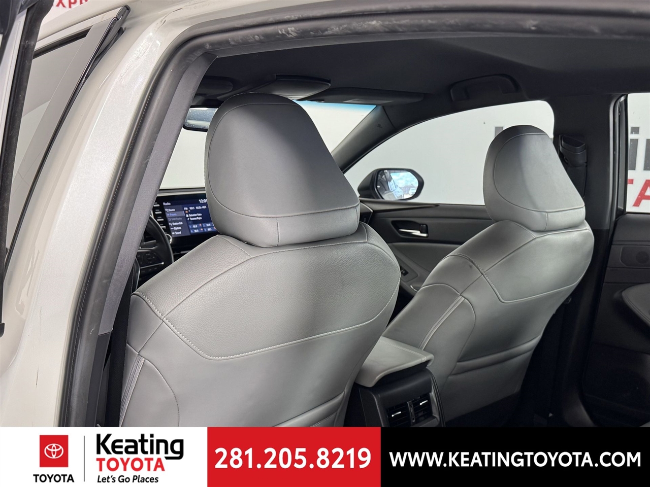 Toyota Avalon XLE 2022