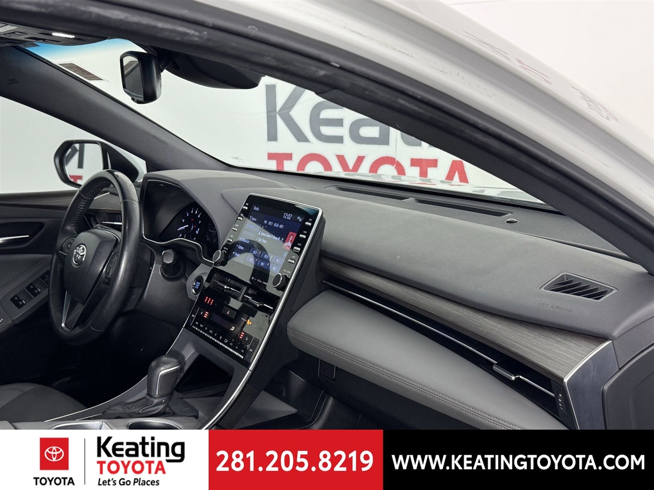 Toyota Avalon XLE 2022