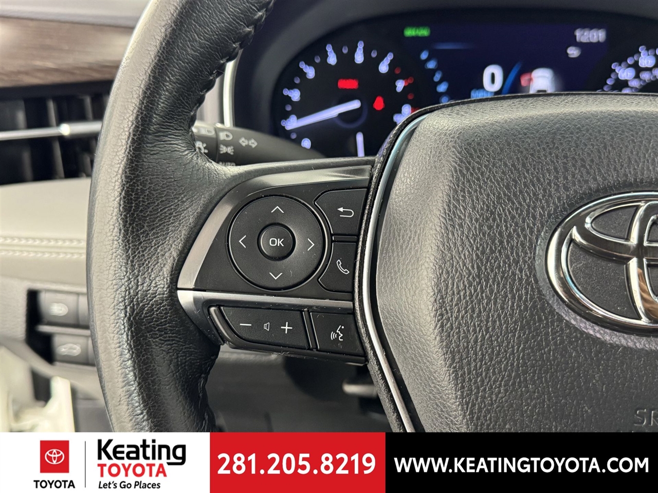 Toyota Avalon XLE 2022