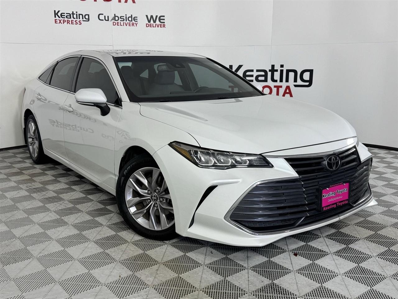 Toyota Avalon XLE 2022