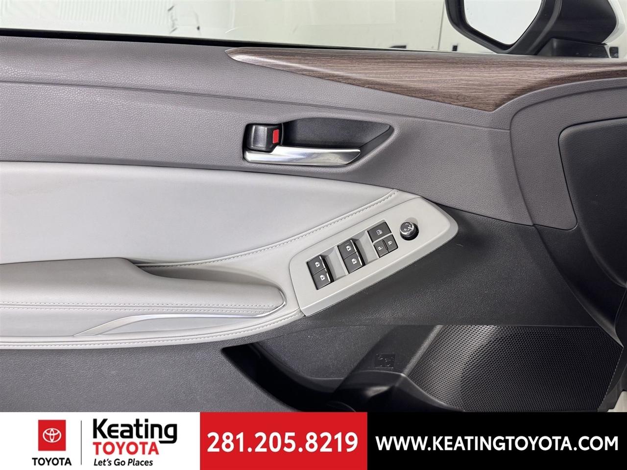 Toyota Avalon XLE 2022