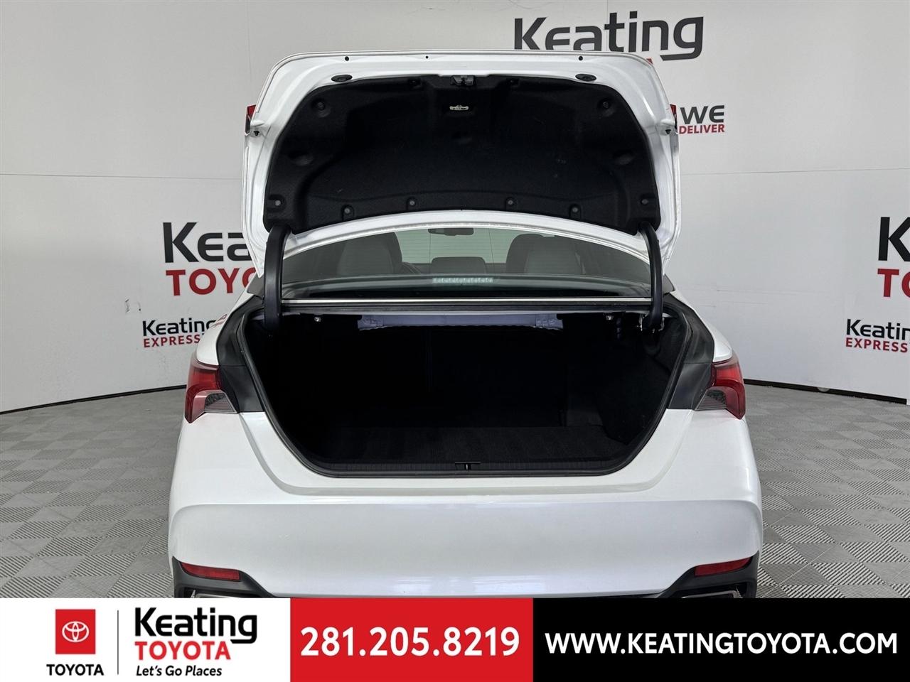 Toyota Avalon XLE 2022